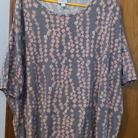 LuLaRoe Irma shirt size 2XL - Picture 1 of 2